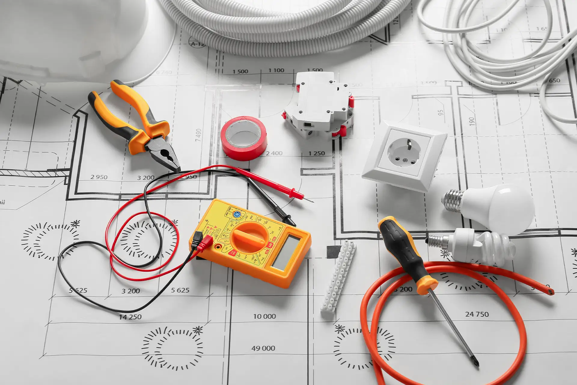 Elektroplan und Werkzeuge